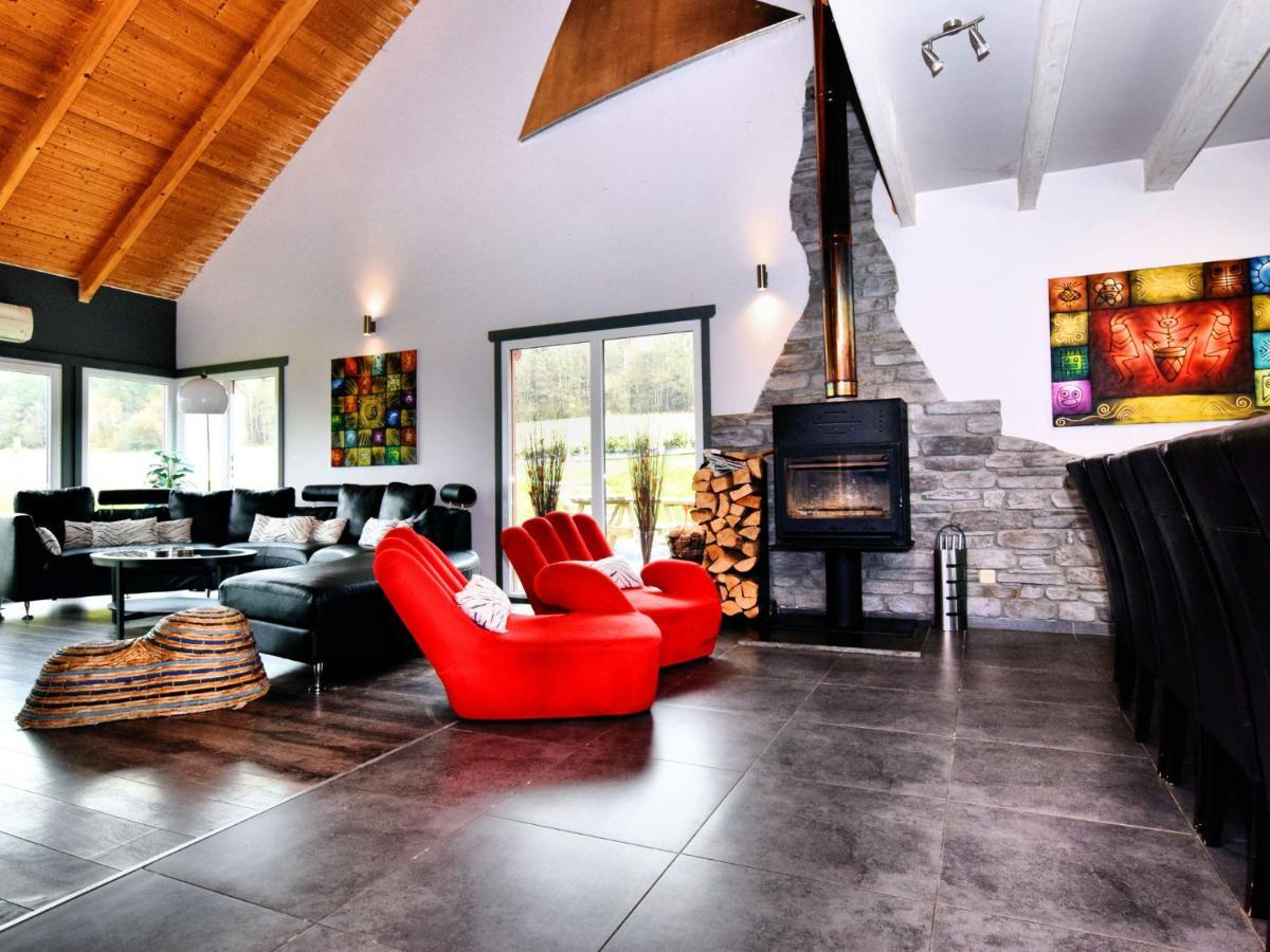 Beautiful Villa With Heated Outdoor Pool Manhay Экстерьер фото