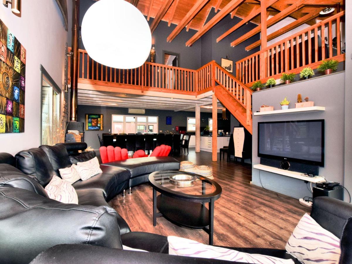 Beautiful Villa With Heated Outdoor Pool Manhay Экстерьер фото